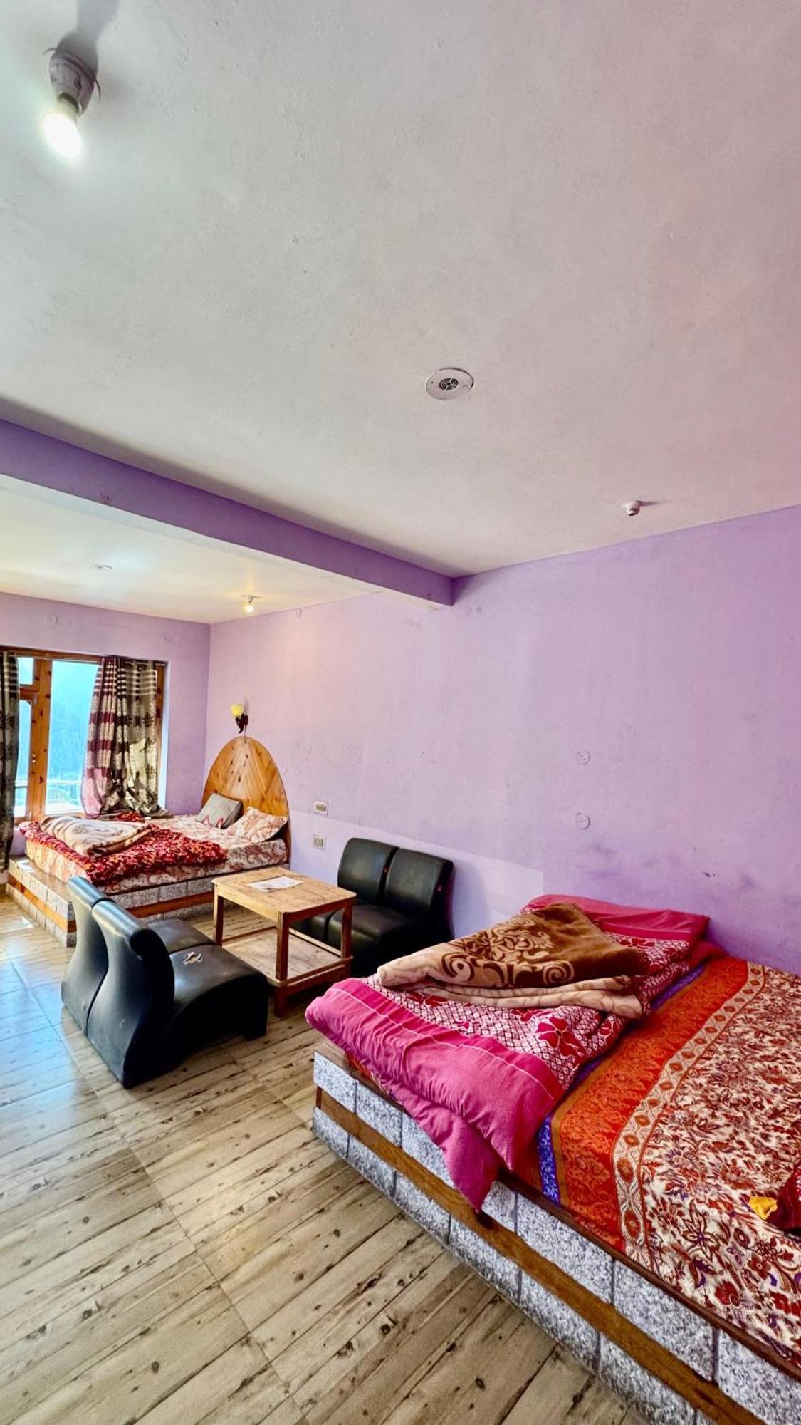 Hotel 19 Tosh Bagian luar foto