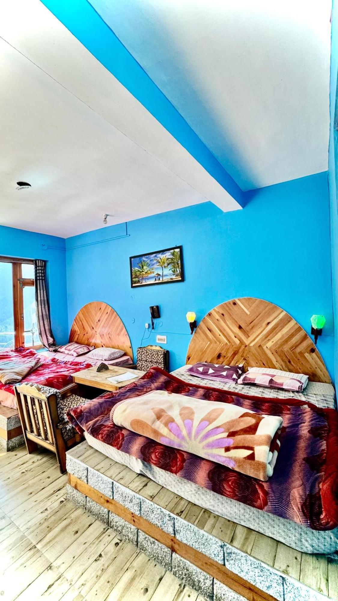 Hotel 19 Tosh Bagian luar foto