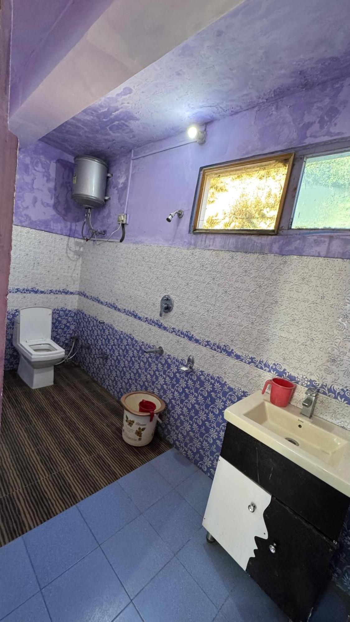 Hotel 19 Tosh Bagian luar foto