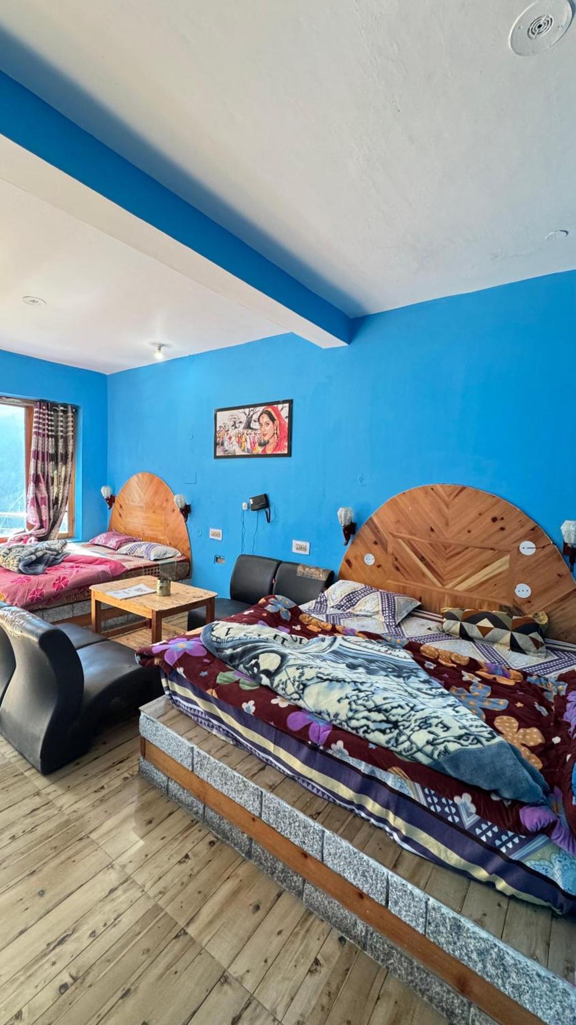 Hotel 19 Tosh Bagian luar foto